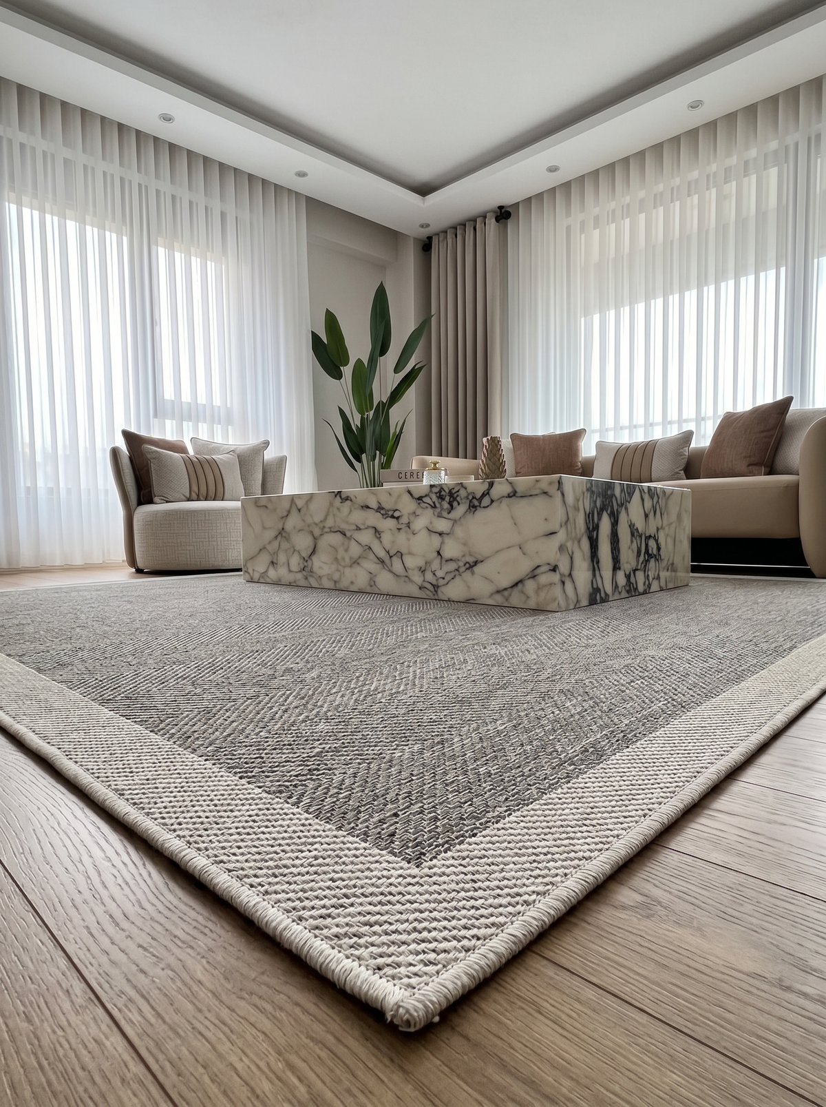 Motif Kahverengi Geometrik Desenli Halı